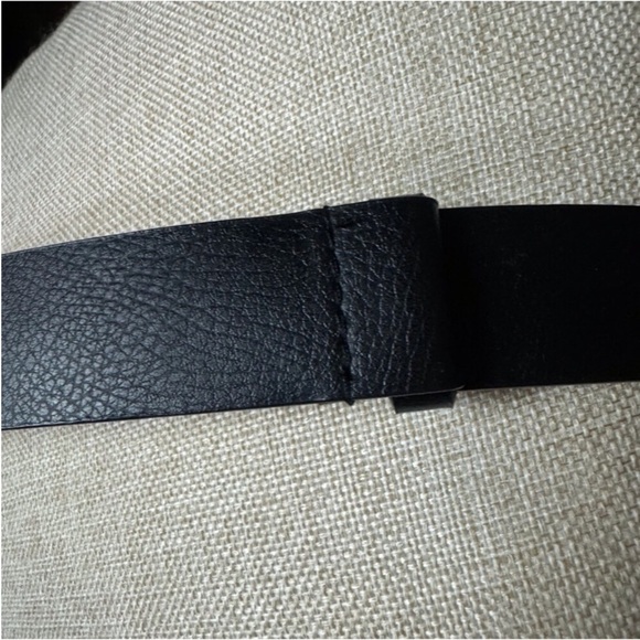 Chico’s black leather belt with two ton hammered metal buckle with hook S / M - Picture 11 of 15